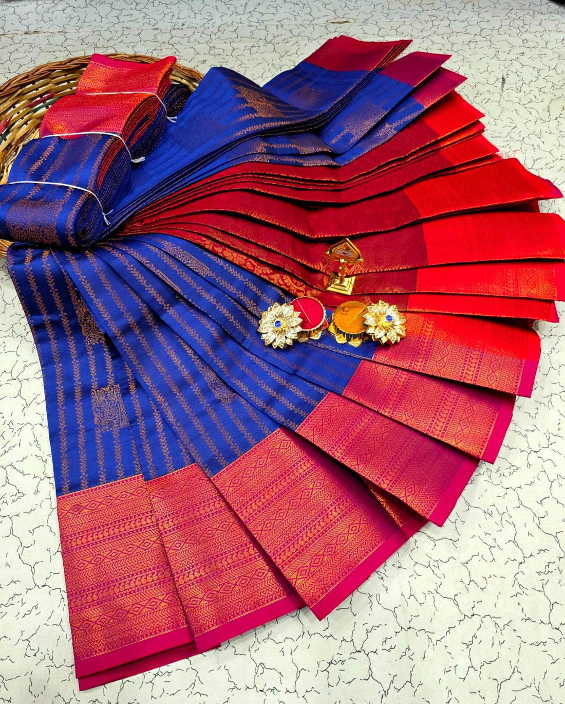 Vaira Oosi Semi Silk – Royal Blue with Red Border