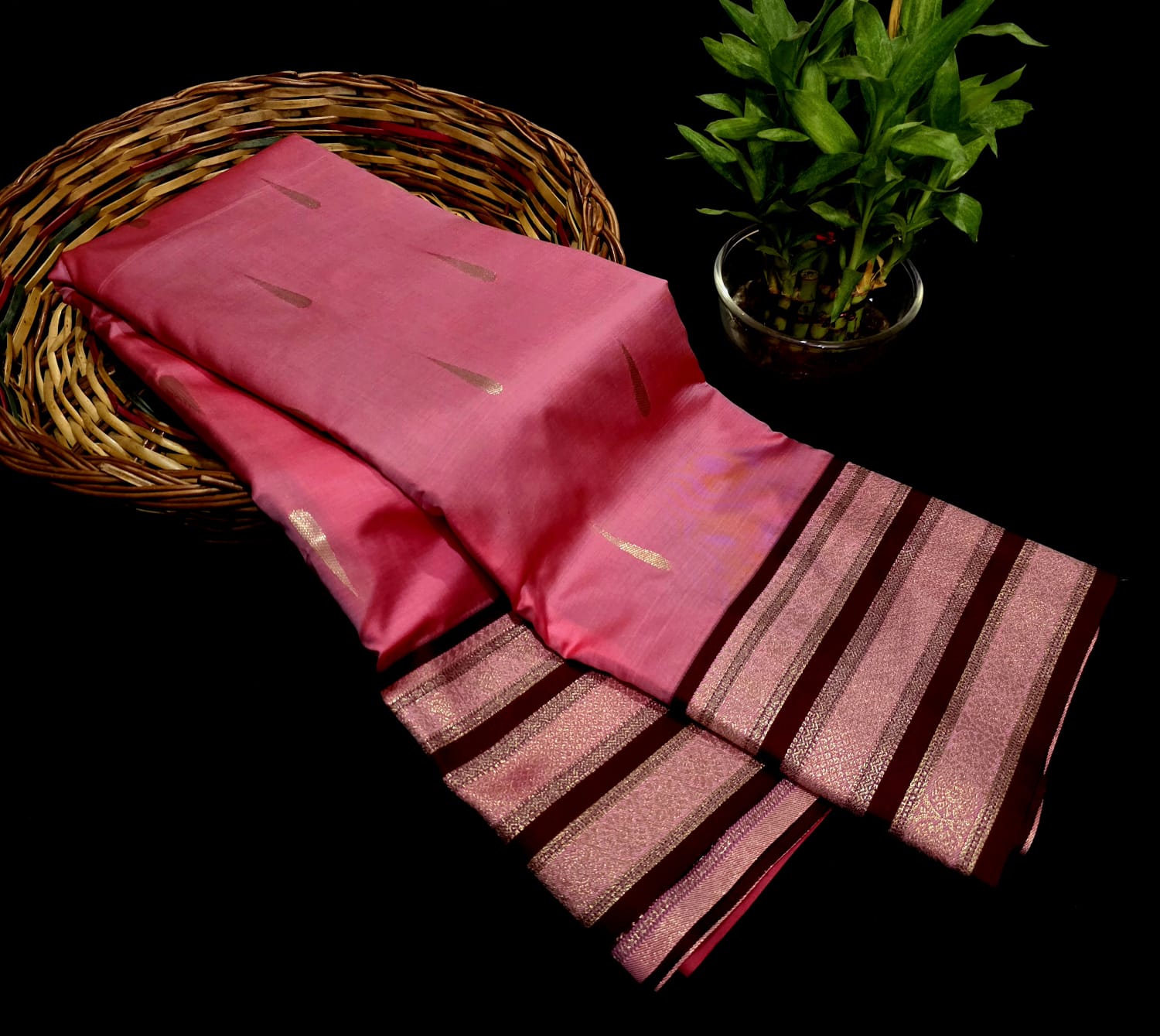 Luxery Semi Soft silk Thilagam Design - Pink